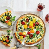 Spinach, Tomato & Egg Pizzas